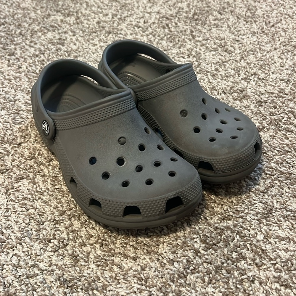 Kids crocs. Size 3. Gray.